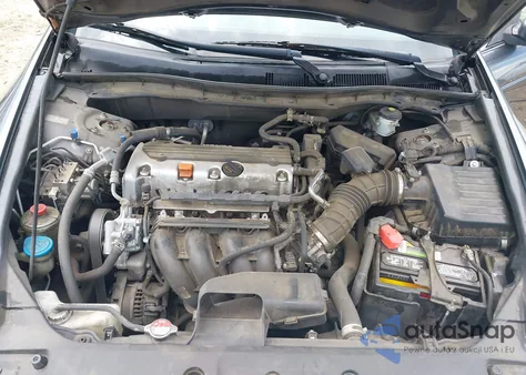 2011 Honda Accord 2.4 Se from USA, damaged, VIN 1HGCP2F61BA051151